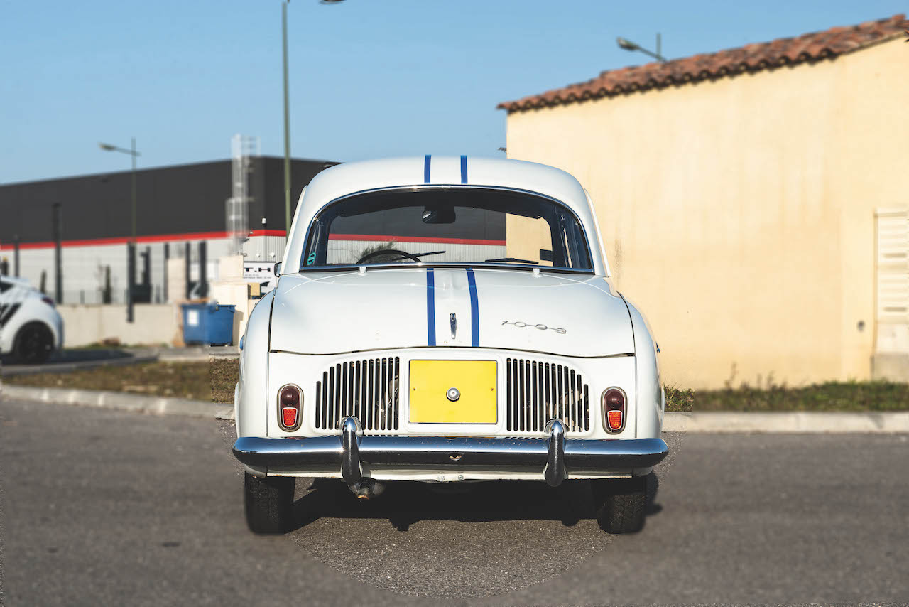 Take to the Road Market Pick 1963 Renault Dauphine 1093